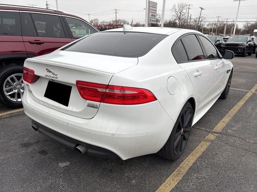 2018 Jaguar XE 25t R-Sport