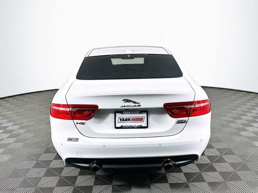 2018 Jaguar XE 25t R-Sport