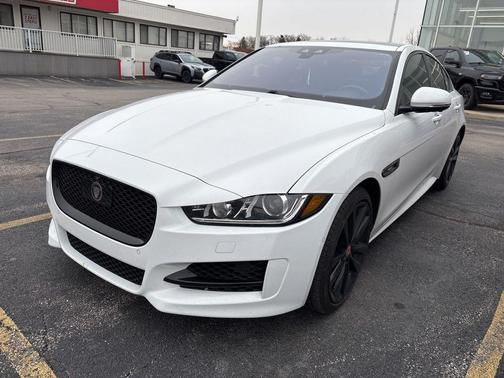 2018 Jaguar XE 25t R-Sport