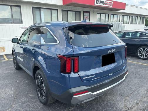 2024 Kia Sorento S
