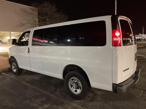 2017 Chevrolet Express 3500 LT