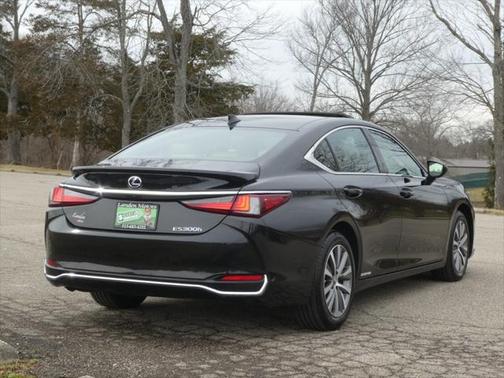 2021 Lexus ES 300h Base