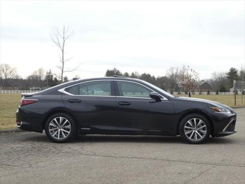 2021 Lexus ES 300h Base