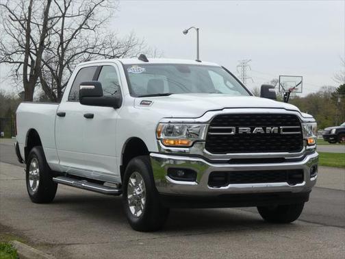 2024 RAM 2500 Big Horn Crew Cab 4x4 6'4' Box