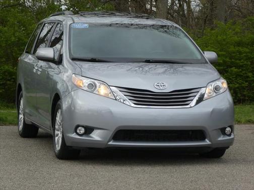 2015 Toyota Sienna XLE