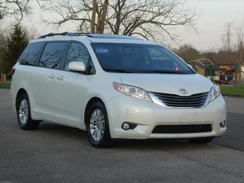 2015 Toyota Sienna XLE