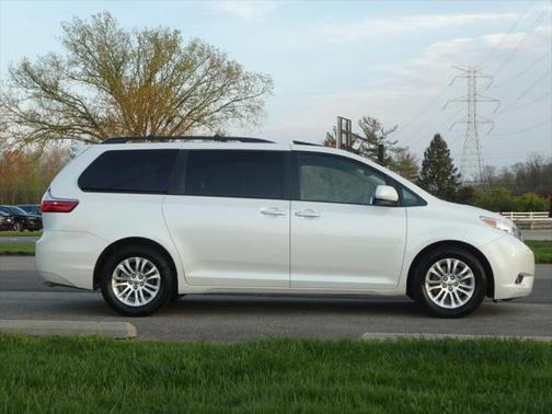 2015 Toyota Sienna XLE