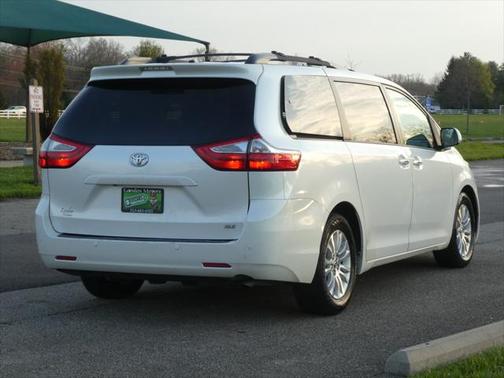2015 Toyota Sienna XLE