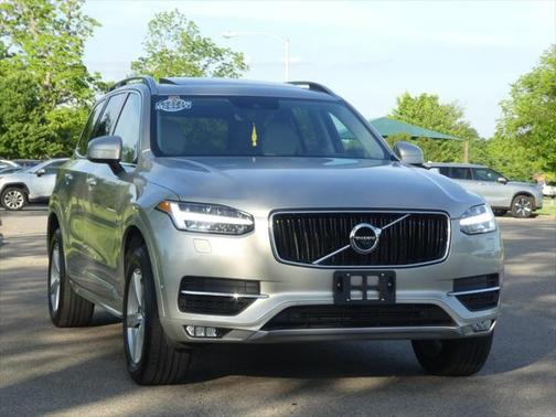 2017 Volvo XC90 T5 Momentum