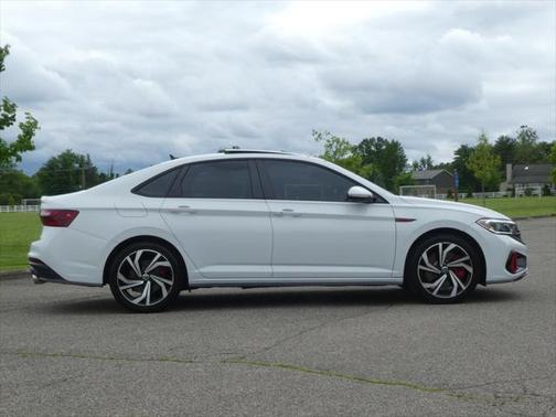 2022 Volkswagen Jetta GLI 2.0T Autobahn