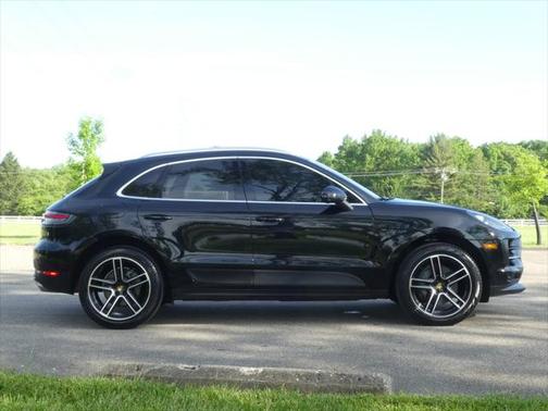 2021 Porsche Macan Base
