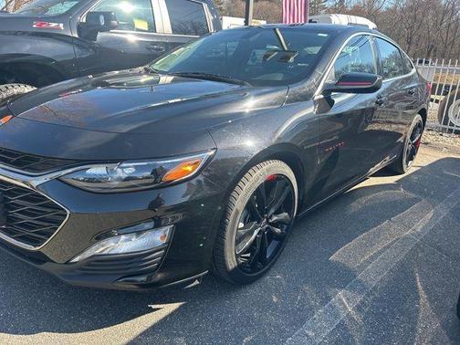 Mosaic Black Metallic 2022 Chevrolet Malibu LT