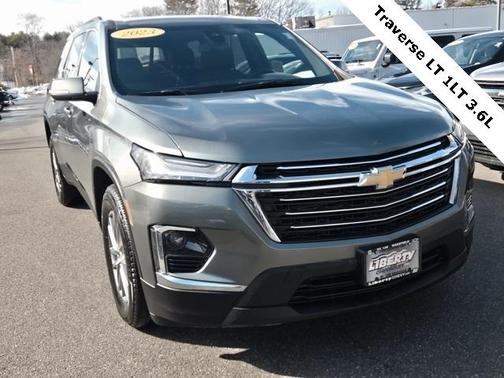 2023 Chevrolet Traverse LT Cloth