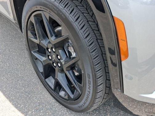 Sterling Gray Metallic 2025 Chevrolet Traverse RS