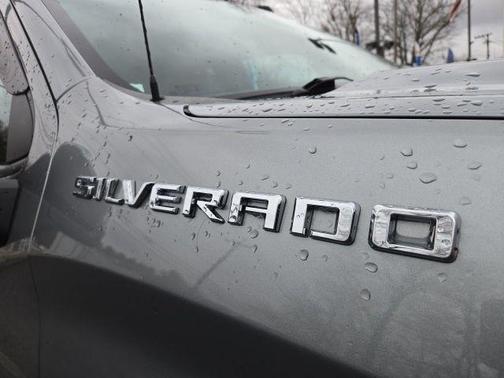 Sterling Gray Metallic 2023 Chevrolet Silverado 1500 LT