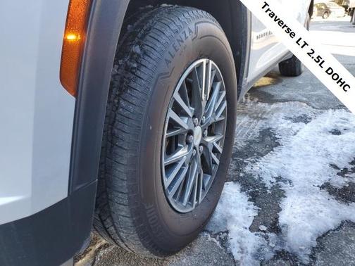 2024 Chevrolet Traverse LT