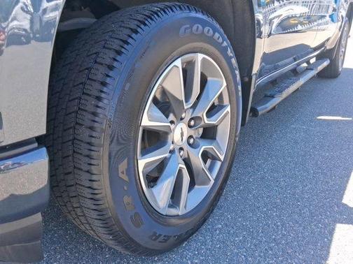 Shadow Gray Metallic 2021 Chevrolet Silverado 1500 RST