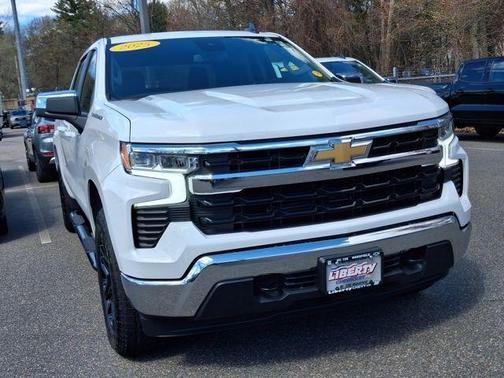 Summit White 2025 Chevrolet Silverado 1500 LT