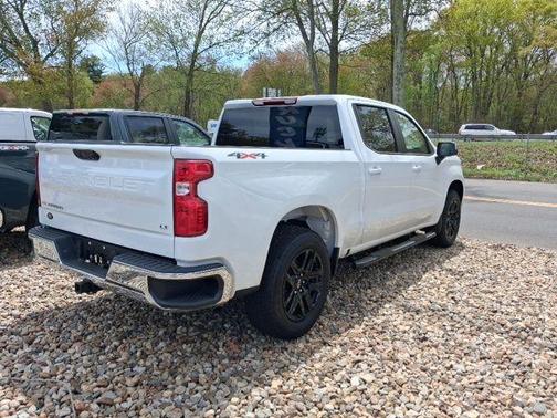 Summit White 2025 Chevrolet Silverado 1500 LT