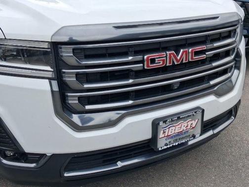 Summit White 2023 GMC Acadia AT4