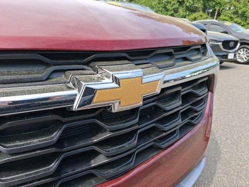 Crimson 2024 Chevrolet Trax LT