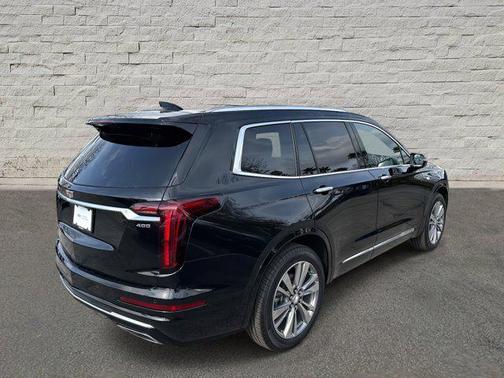 2025 Cadillac XT6 Premium Luxury FWD