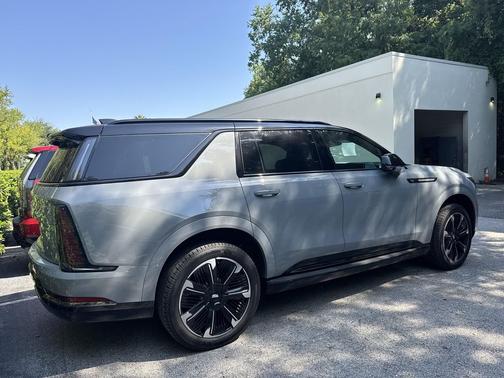 Luna Metallic 2026 Cadillac Escalade IQL Sport