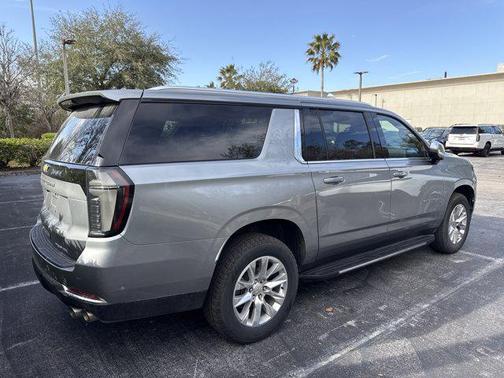2025 Chevrolet Suburban Premier