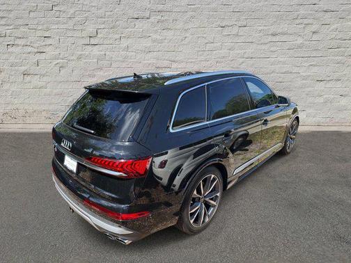 Black Metallic 2023 Audi SQ7 4.0T Prestige