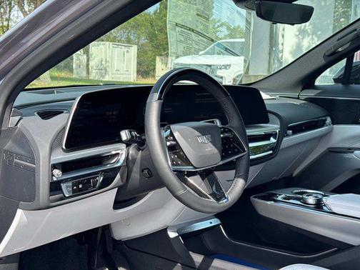 2025 Cadillac LYRIQ Luxury