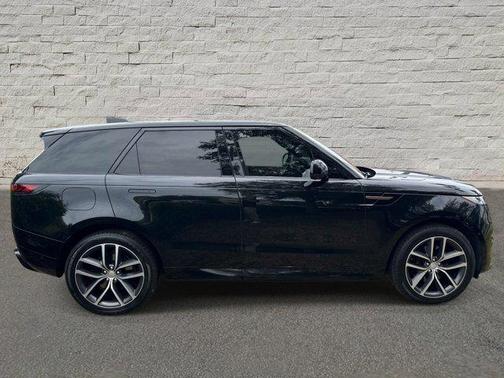 Santorini Black Metallic 2023 Land Rover Range Rover Sport SE