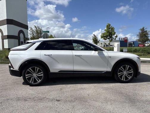 2024 Cadillac LYRIQ Luxury