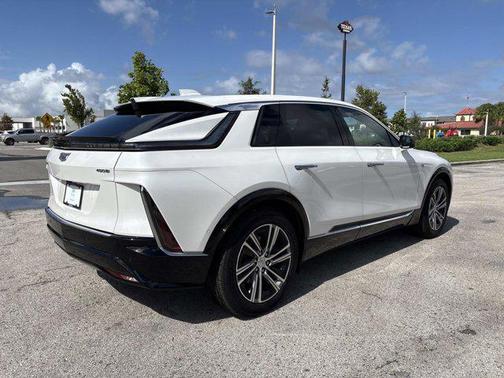 2024 Cadillac LYRIQ Luxury