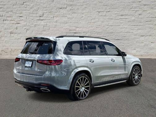 MANUFAKTUR Alpine Gray 2024 Mercedes-Benz GLS 580 4MATIC