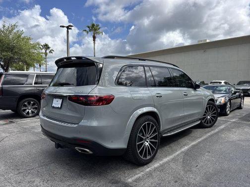 MANUFAKTUR Alpine Gray 2024 Mercedes-Benz GLS 580 4MATIC