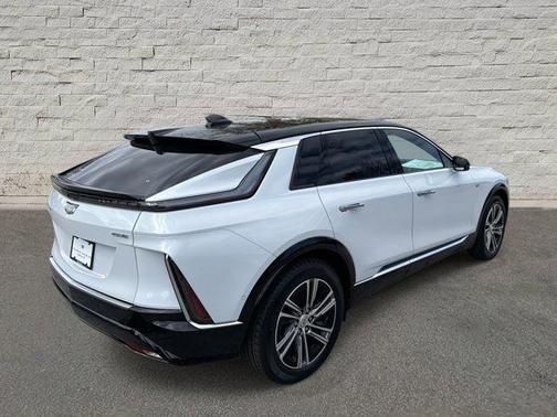 Vibrant White Tricoat 2026 Cadillac LYRIQ Premium Luxury