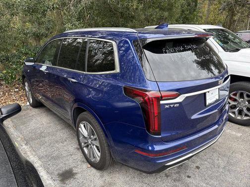 2025 Cadillac XT6 Premium Luxury FWD