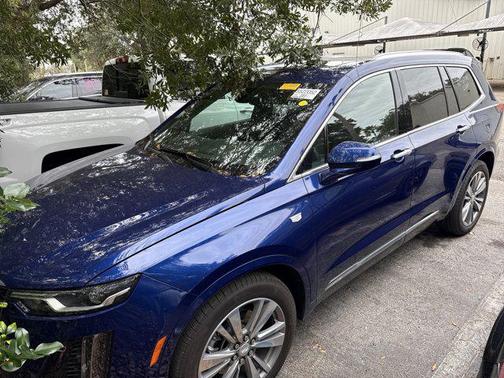 2025 Cadillac XT6 Premium Luxury FWD