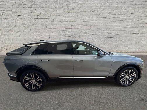 Argent Silver Metallic 2026 Cadillac LYRIQ Premium Luxury