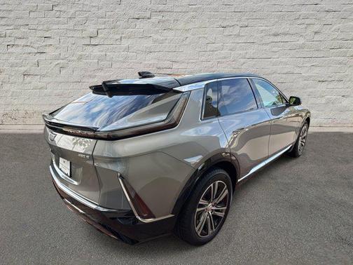 Argent Silver Metallic 2026 Cadillac LYRIQ Premium Luxury