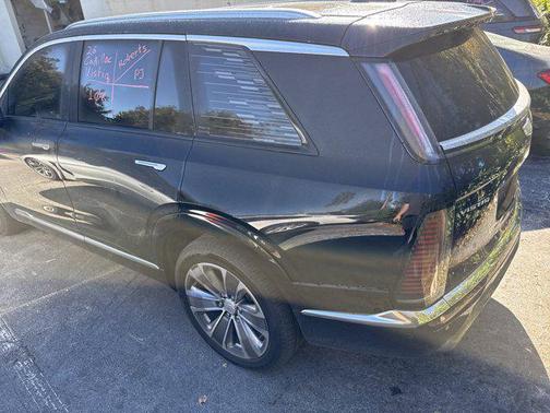 2026 Cadillac VISTIQ Luxury