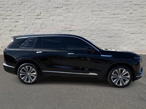 2026 Cadillac VISTIQ Luxury