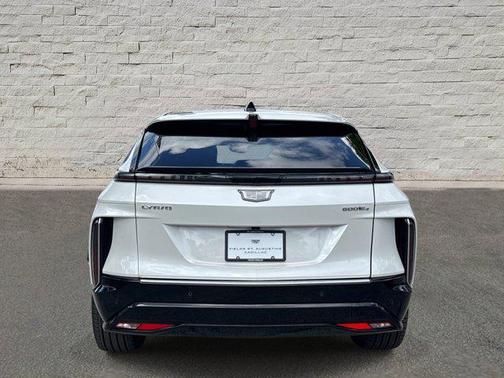 Crystal White Tricoat 2025 Cadillac LYRIQ Luxury