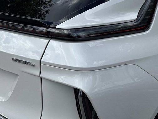 Crystal White Tricoat 2025 Cadillac LYRIQ Luxury
