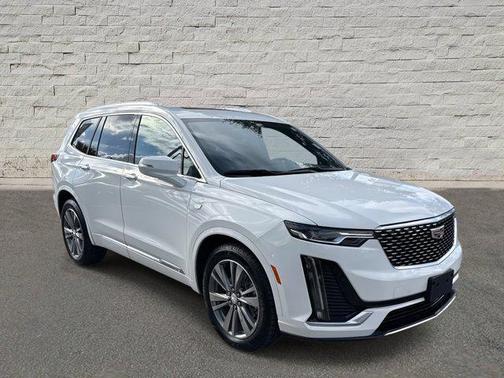 2022 Cadillac XT6 Premium Luxury FWD