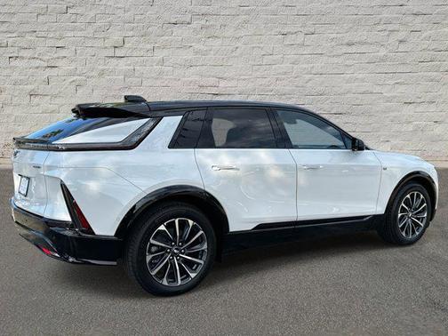 2025 Cadillac LYRIQ Sport