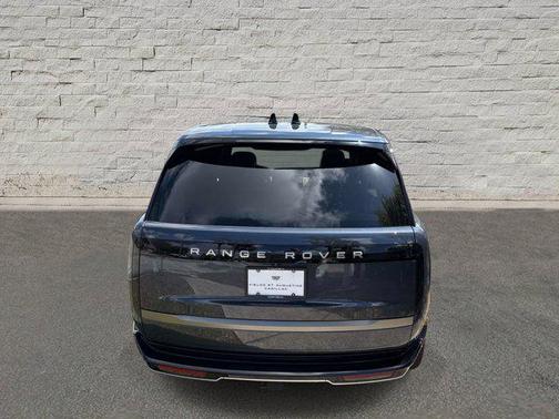 2026 Land Rover Range Rover P530 SE 7 Seat