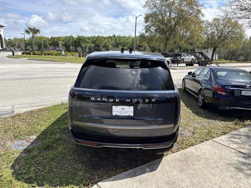 2026 Land Rover Range Rover P530 SE 7 Seat