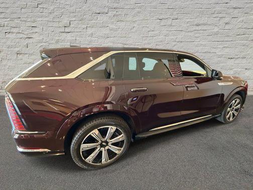 2025 Cadillac Escalade IQ Luxury 1