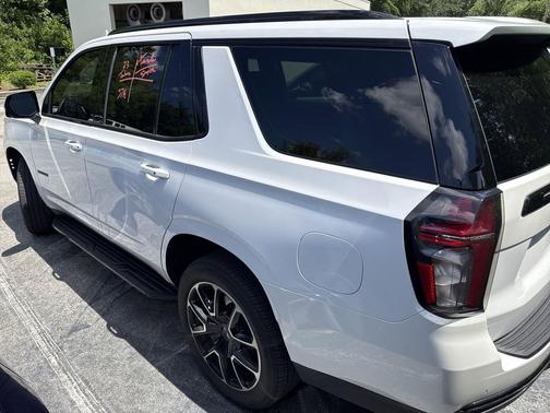Iridescent Pearl Tricoat 2023 Chevrolet Tahoe 4WD RST